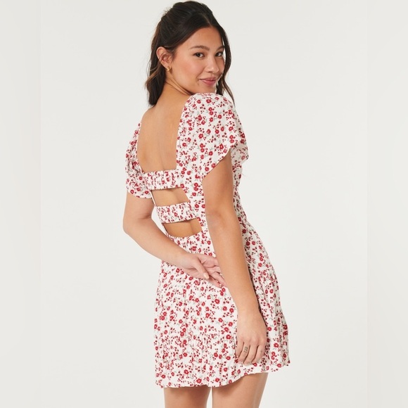 NWT Hollister Red Floral Open Back Channeled Skort Dress Size Medium - Picture 2 of 7